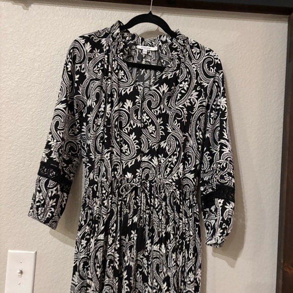 ❗️FINAL❗️Chico's Black and White Paisley Maxi Dress Small 4 - Picture 3 of 11